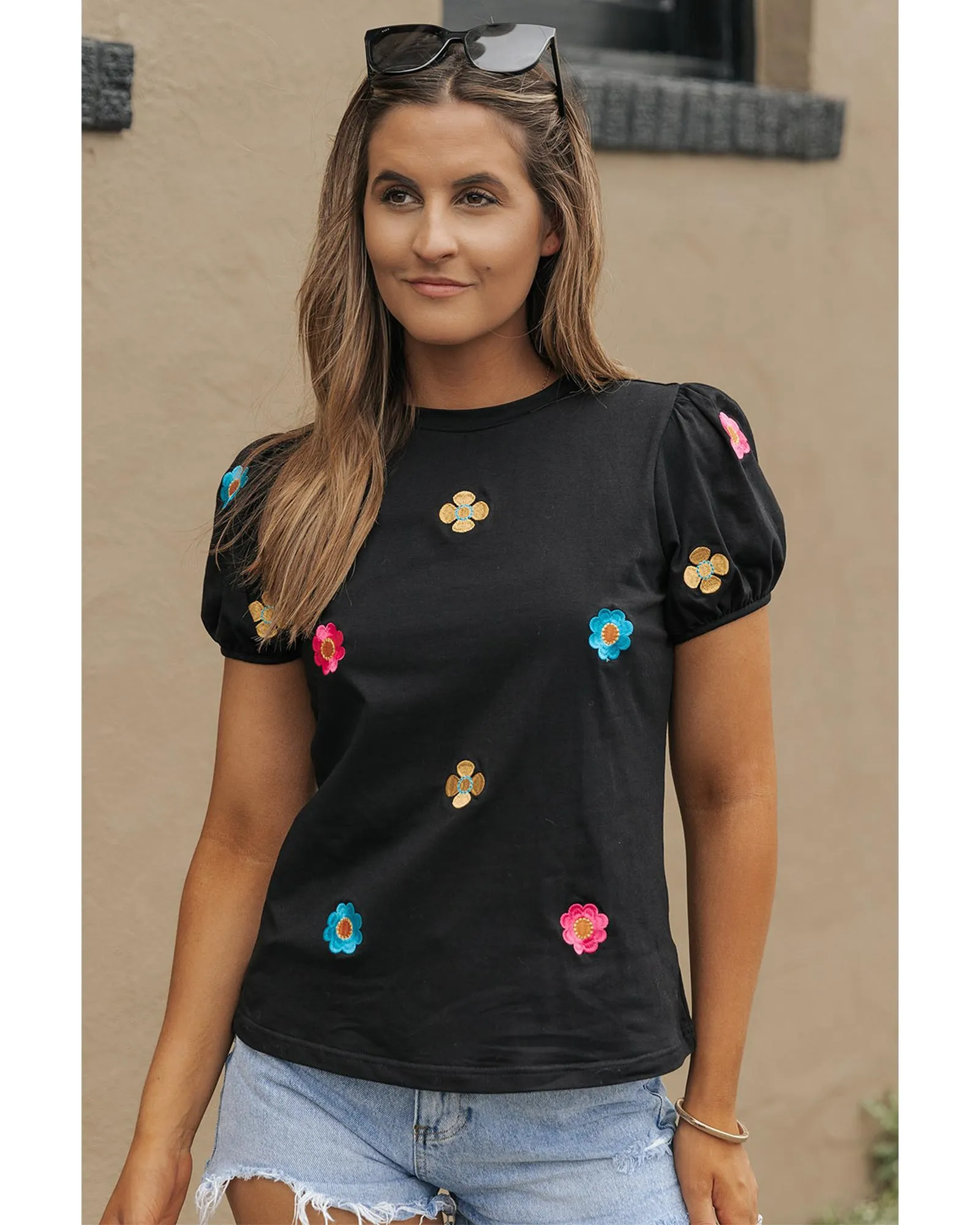 Azura Exchange Embroidered Flower Short Sleeve Tee - M