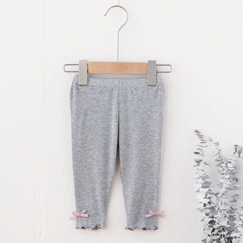 Eleanor Ruffle Bow Capri Leggings