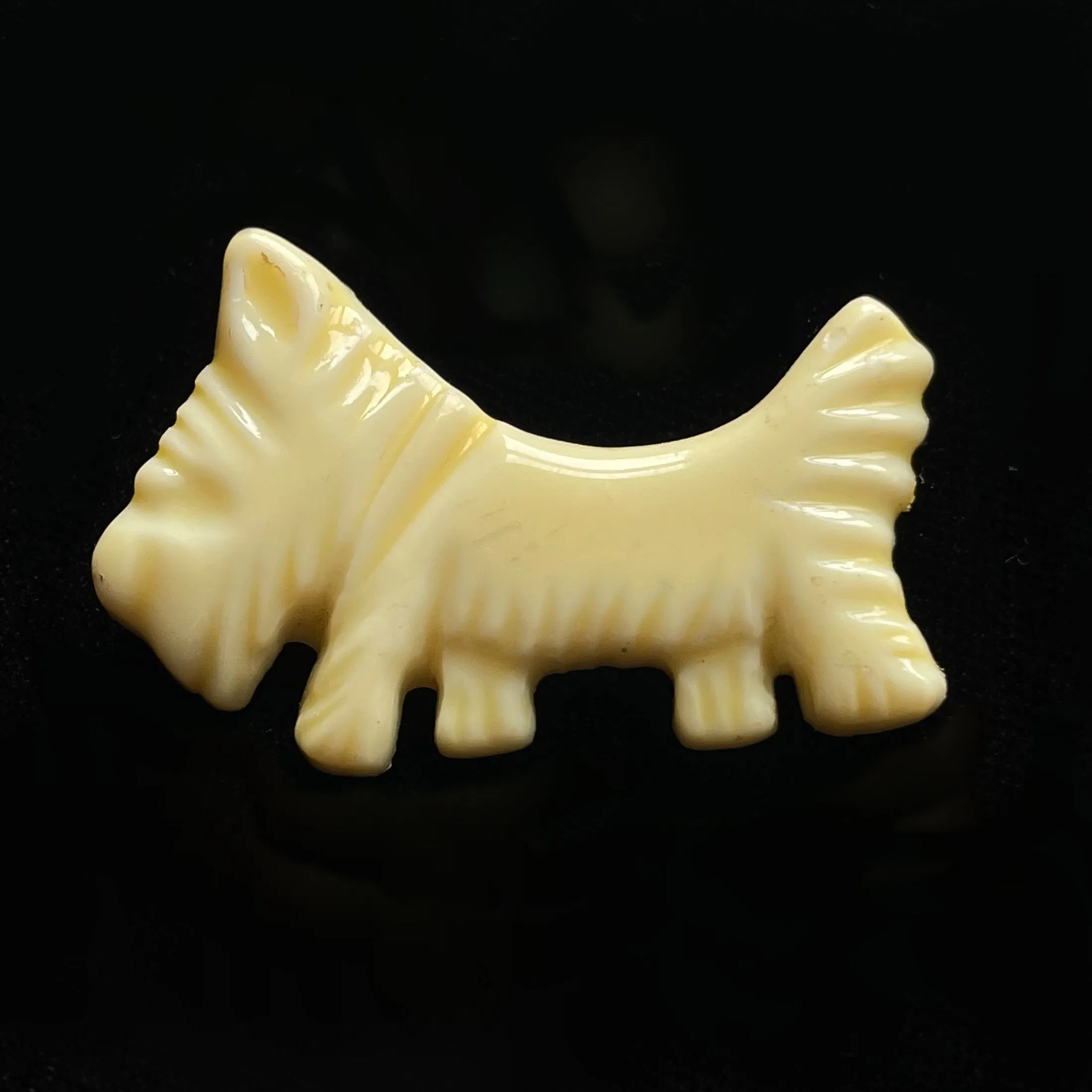 Vintage 20s/30s Cream Lucite Small Dog Brooch